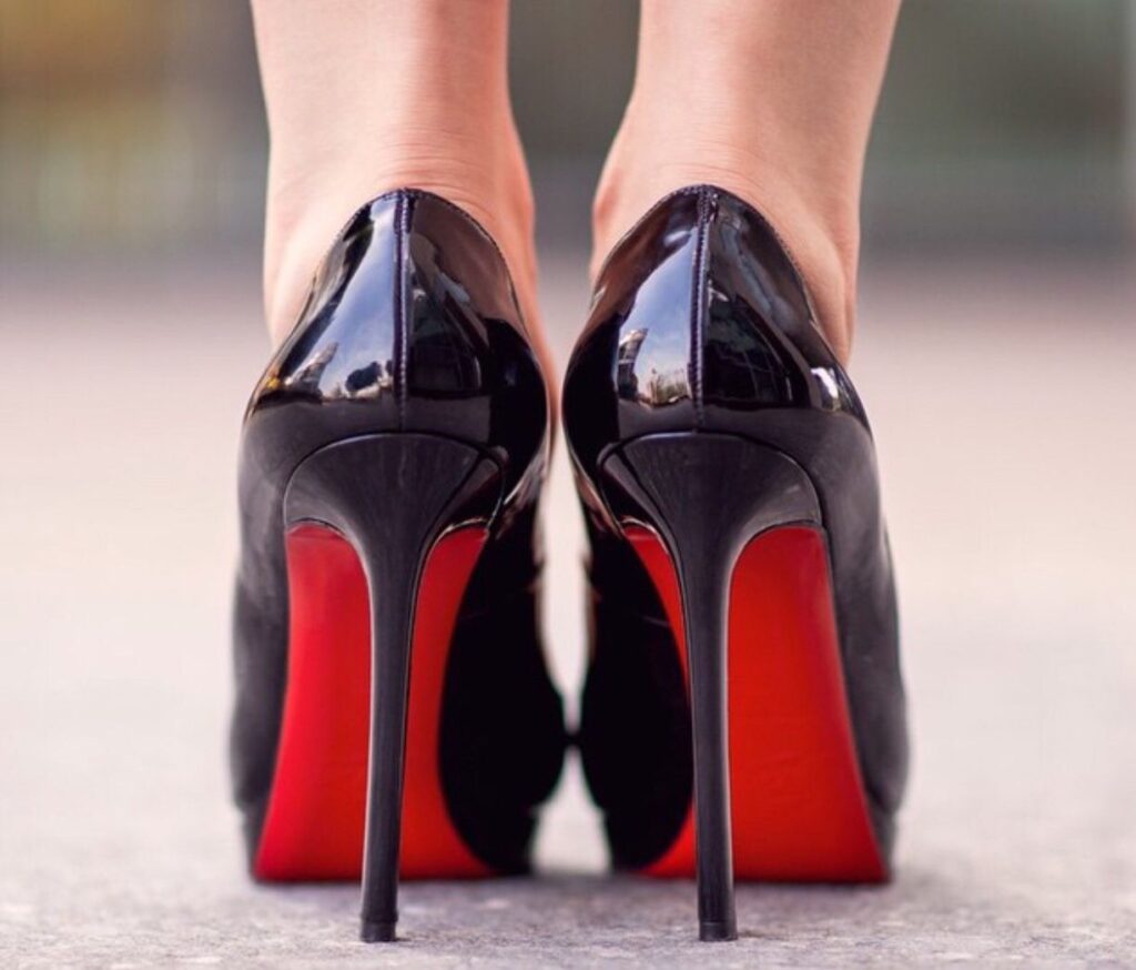 Scarpe rosse clearance louboutin