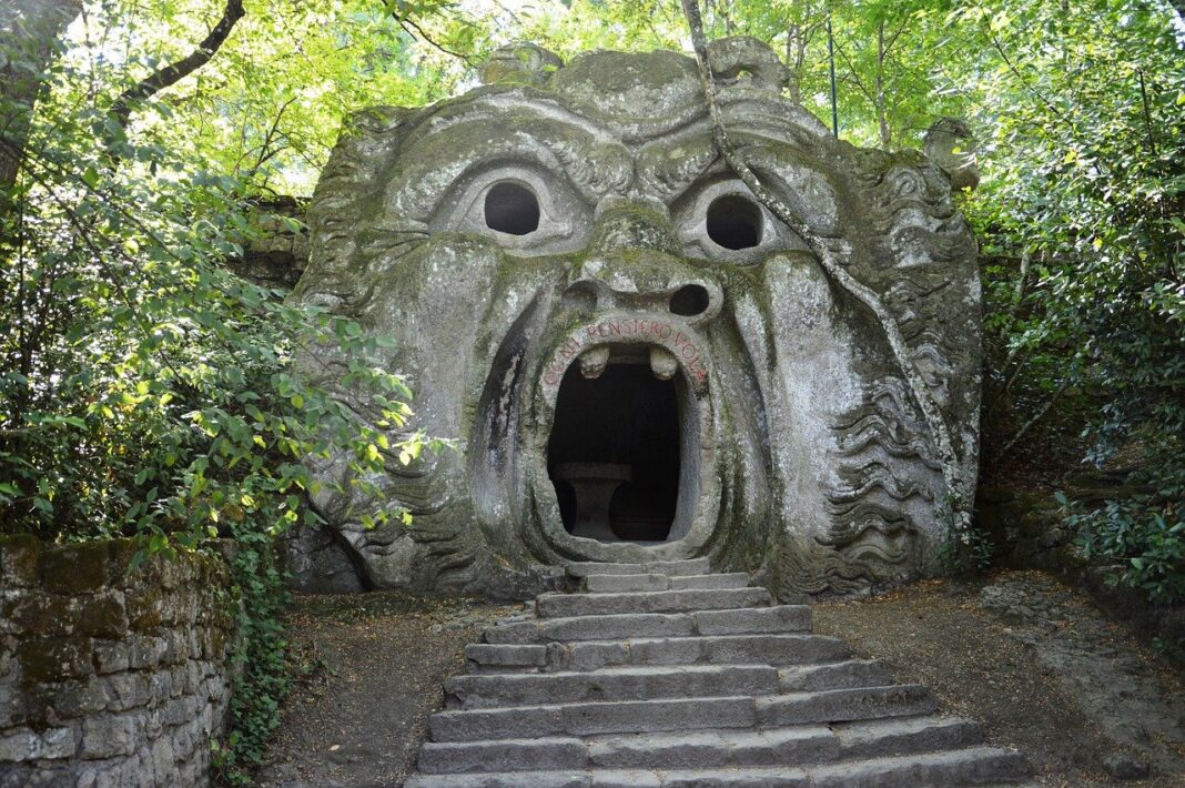 Il Parco dei Mostri: le misteriose sculture del bosco di Bomarzo