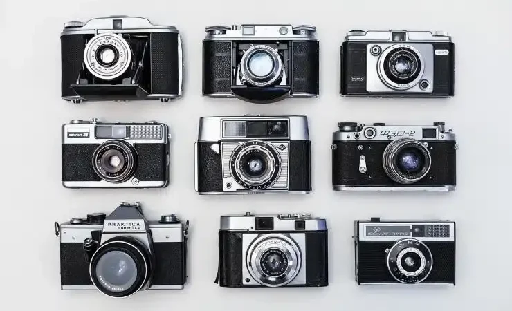 Illustrazione di alcune vecchie macchine fotografiche