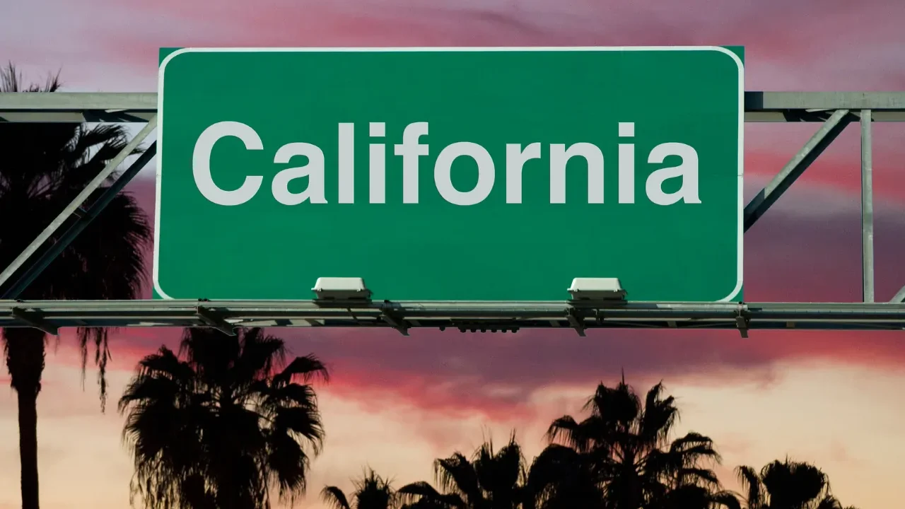 Viaggi in USA: il caro-carburante che sorprende chi attraversa la California